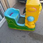 ماشین تکان دهنده مناسب شهربازی و جلوی در مغازه